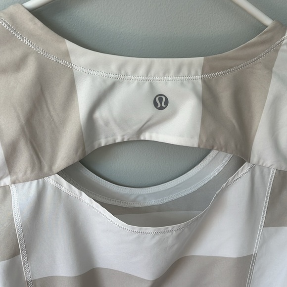 Lululemon Lightened Up Short Sleeve Stripe Tee Cashew White/White - Picture 4 of 10